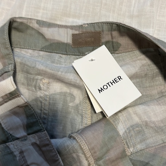 MOTHER The Shaker Chop Crop Fray in Desert Print - Picture 3 of 4